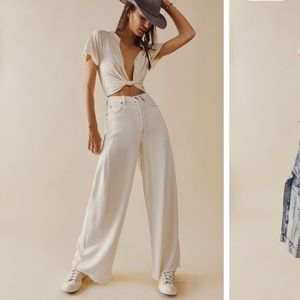 Free People We The Free Old West Slouchy Jeans           Color: white Size: 30